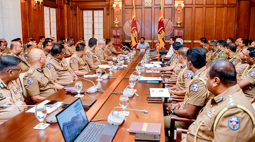 President-Holds-Discussions-with-WP-Police-Chiefs